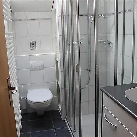Апартаменты Schonried Sleeps 6 Wifi Hornkessel